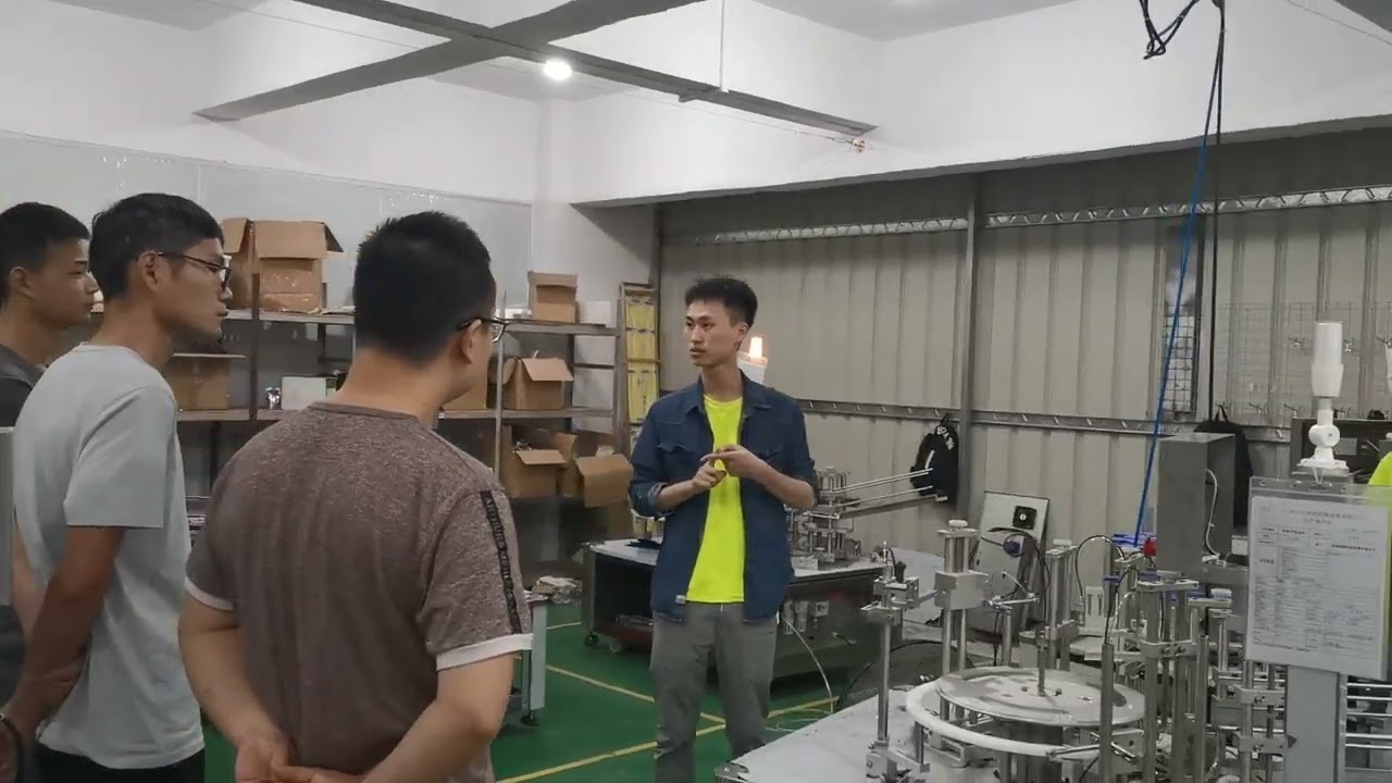 Automate cartoning for lipsticks with a compact machine, optimized for efficiency.