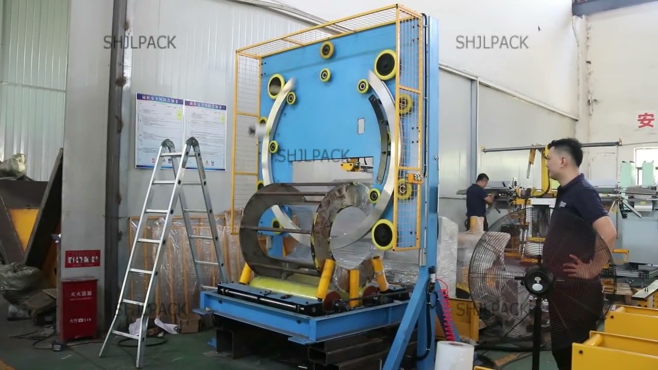 Compact packing machine for stretch film coils. Improved design for efficient and accurate packaging, saving time and labor costs.