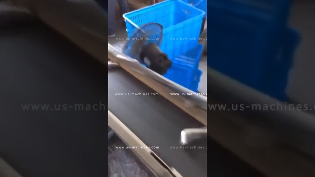 Optimized L-type shrink sealing bag packaging machine with water curve metal hose feed. Optimized L-type shrink sealing bag packaging machine with water curve metal hose feed.