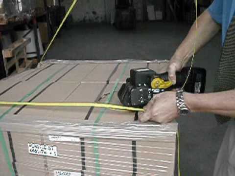 “Ultra-Fast Pallet Strapping Machine Expertly Secures Load in Record Time!”