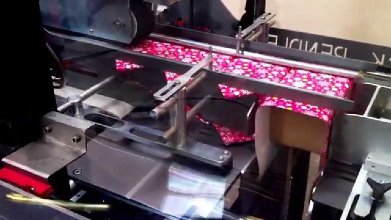 Automatic Giftwrapping Machine Automatic Giftwrapping Machine
