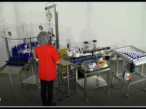 Compact Bottle Labelling and Packaging Machine FSL400: Efficient Small-Scale Filling, Capping, and Labelling Solution