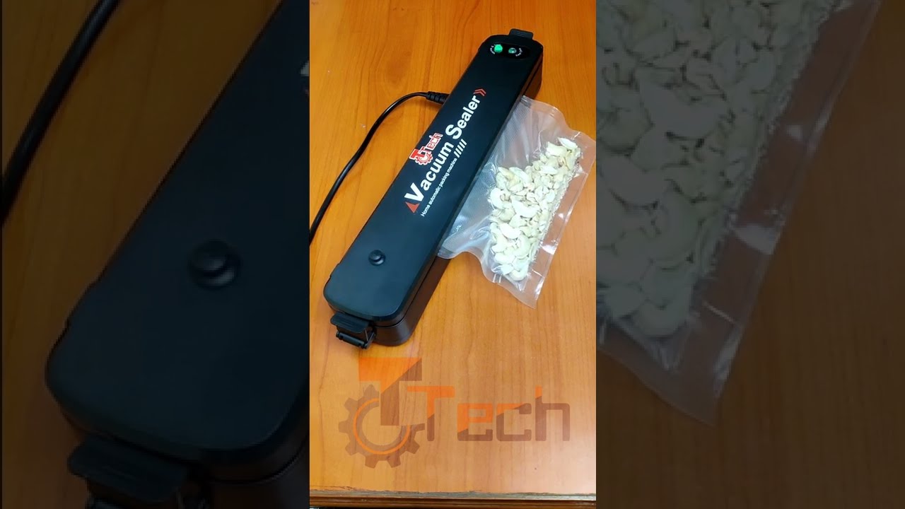 Compact Vacuum Sealer for Food Bag Packing