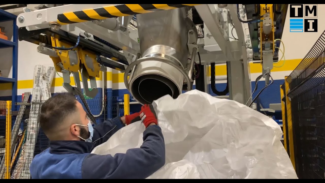 How does a bulk bag filling machine operate? / ¿Cómo opera una máquina llenadora de bolsas a granel?