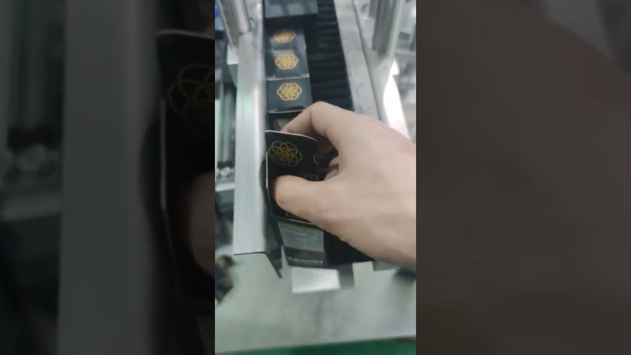 Rotary Box Packaging Machine for Facial Essence Bottle Packaging
