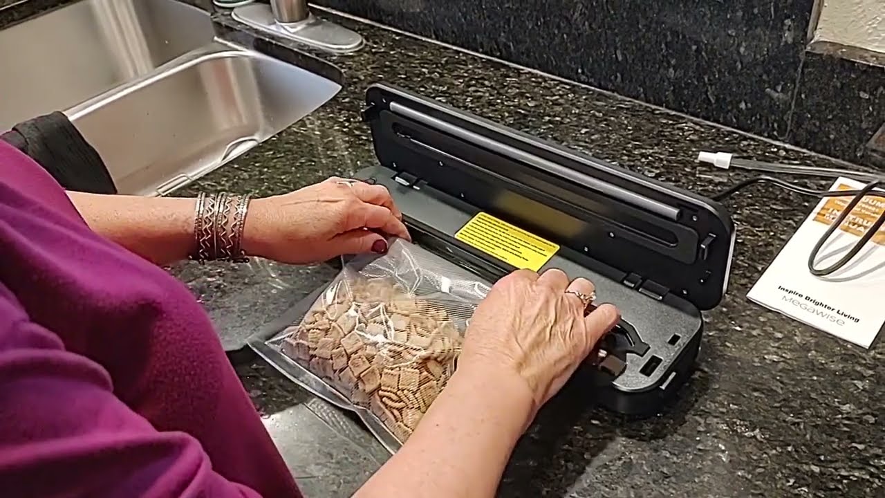 Using the Enhanced Megawise Vacuum Sealer Using the Enhanced Megawise Vacuum Sealer