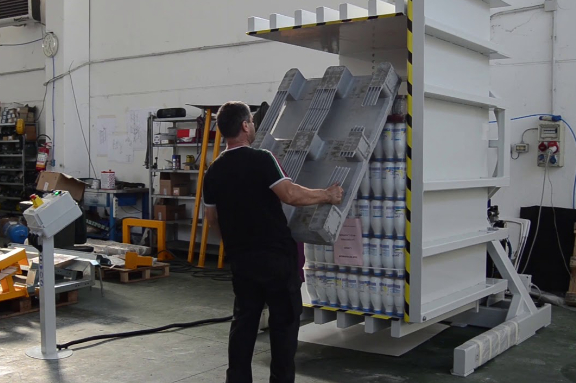 What Is a Pallet Inverter? Comprehensive Overview